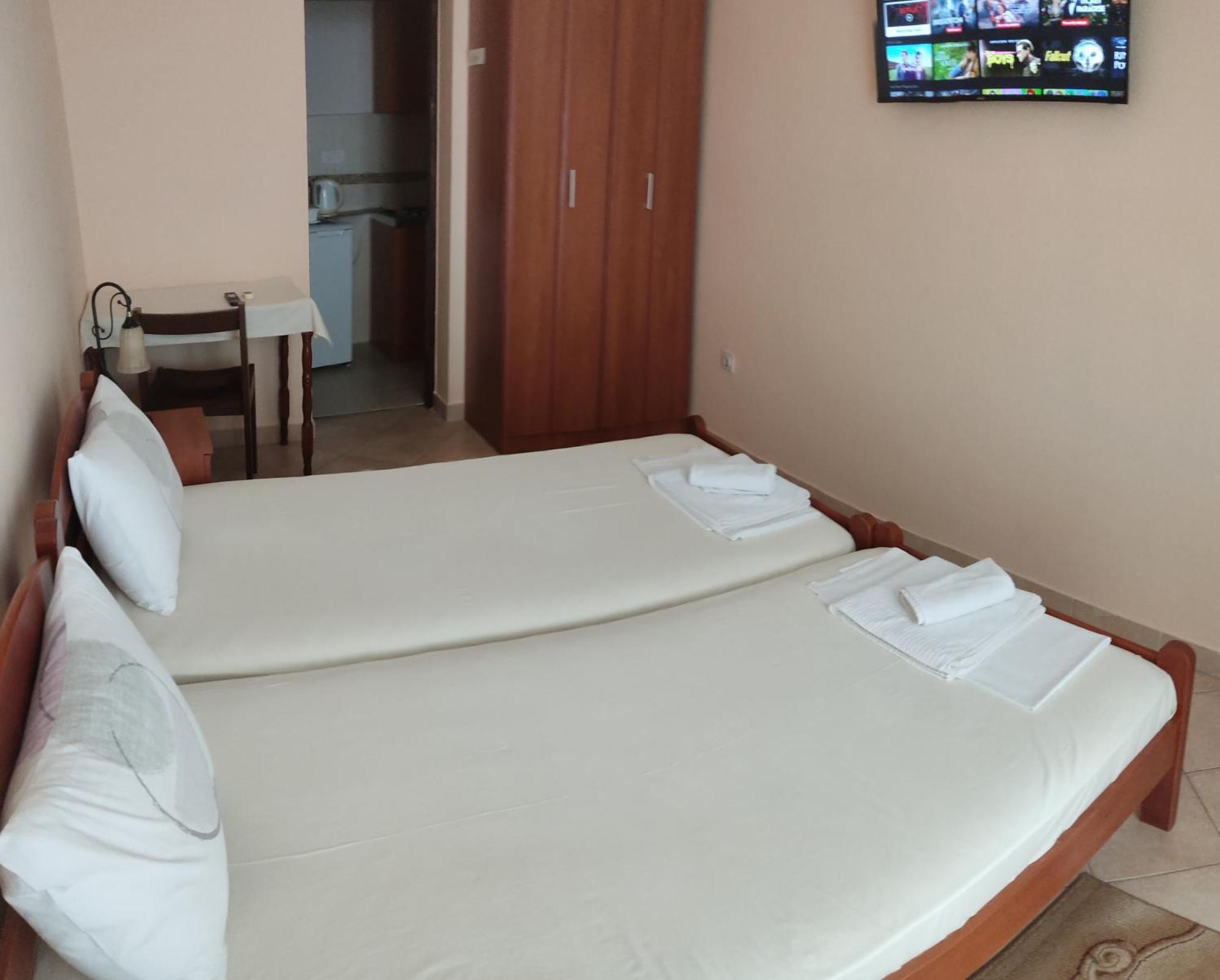 Apartments Cejovic Улцинь Екстер'єр фото