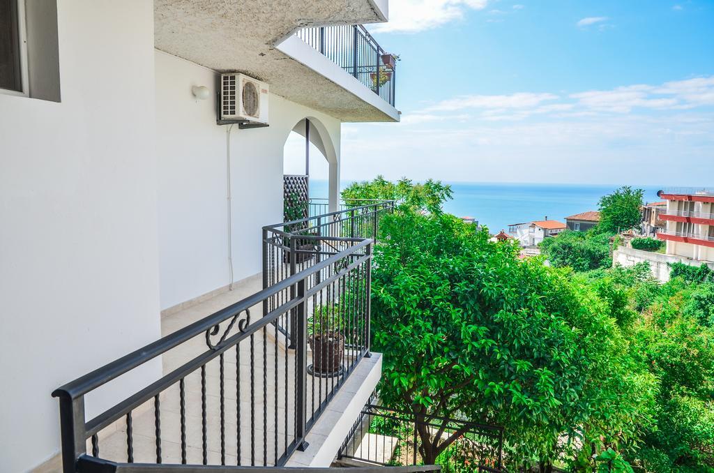 Apartments Cejovic Улцинь Екстер'єр фото