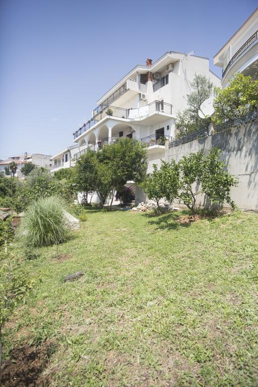 Apartments Cejovic Улцинь Екстер'єр фото