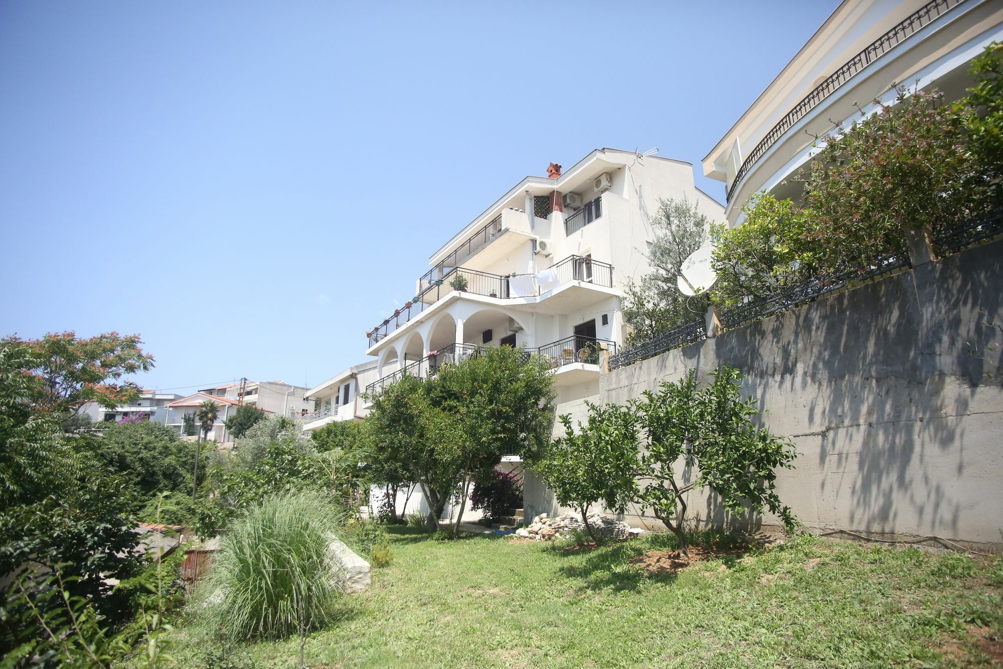 Apartments Cejovic Улцинь Екстер'єр фото